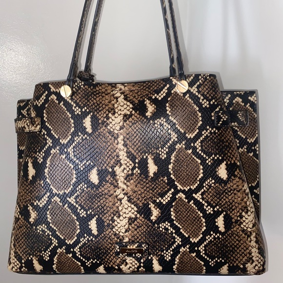 ALDO - Picture 3 of 5